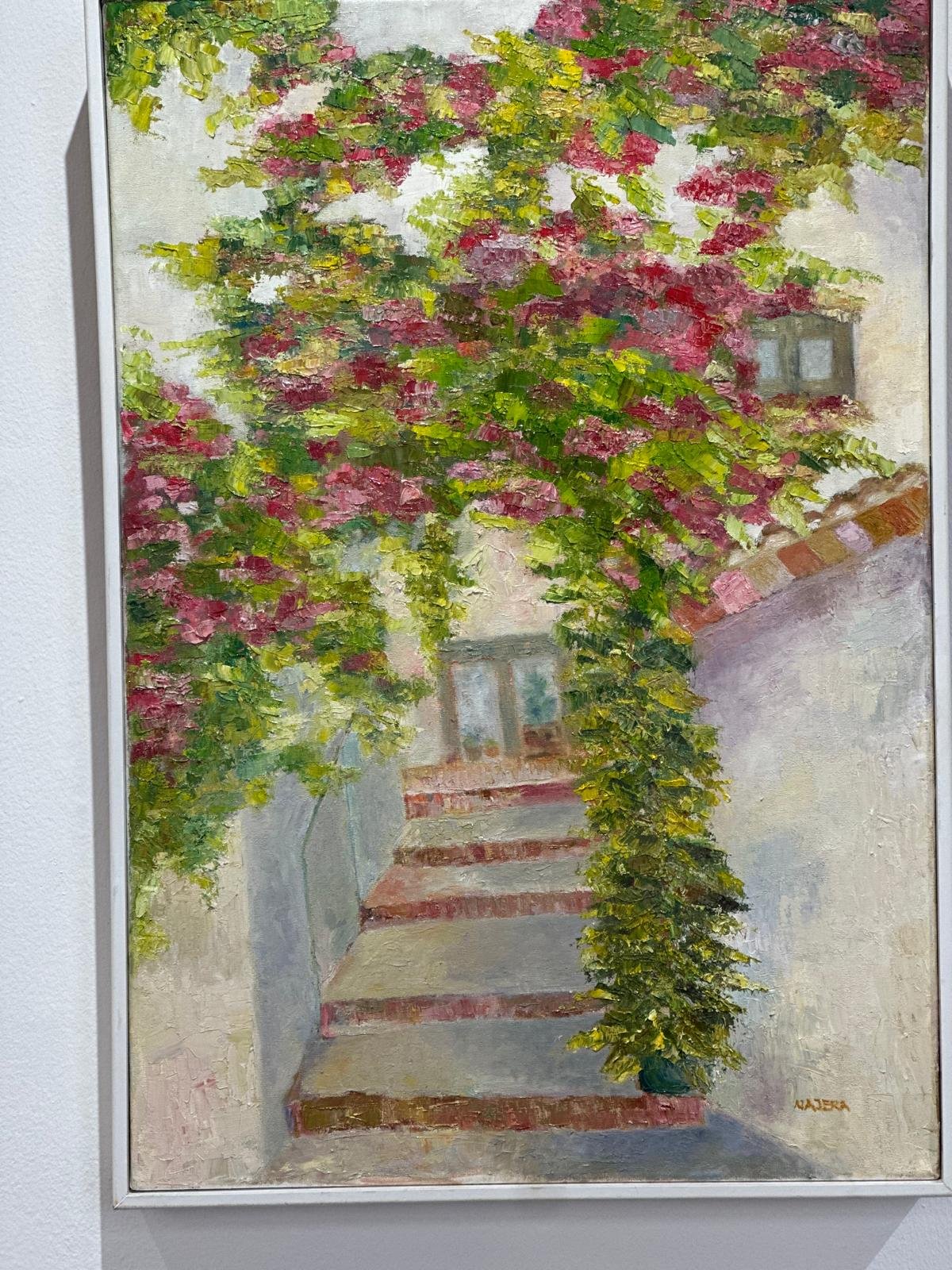 Óleo de una escalera blanca cubierta por un techo de buganvillas en flor.